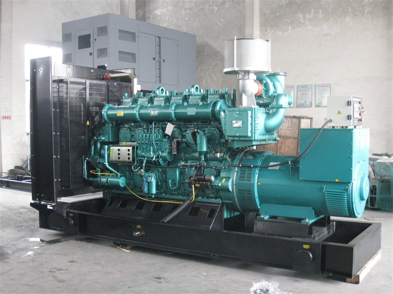 南沙200KW 柴油发电机的油耗是多少？