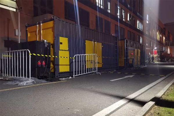 南沙柴油发电机组的输出电压是如何调节的？