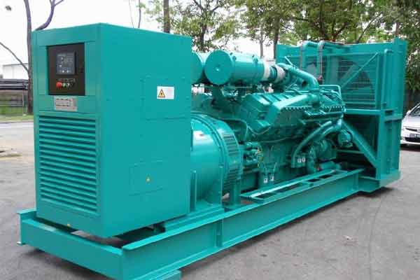 南沙柴油发电机组电压不稳定怎样维修？