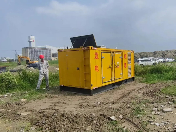 南沙200KW柴油发电机机组每小时的油耗量受哪些因素影响？