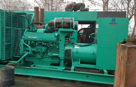 南沙发电机组如何判断水冷式机油散热器内部是否需要清洗？